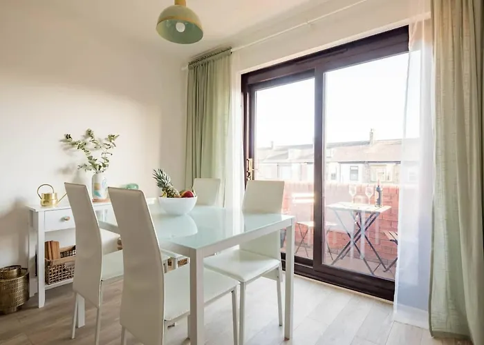 Appartement Stylish With Balcony, Minutes From