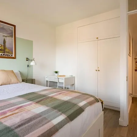 Apartment Stylish With Balcony, Minutes From *
